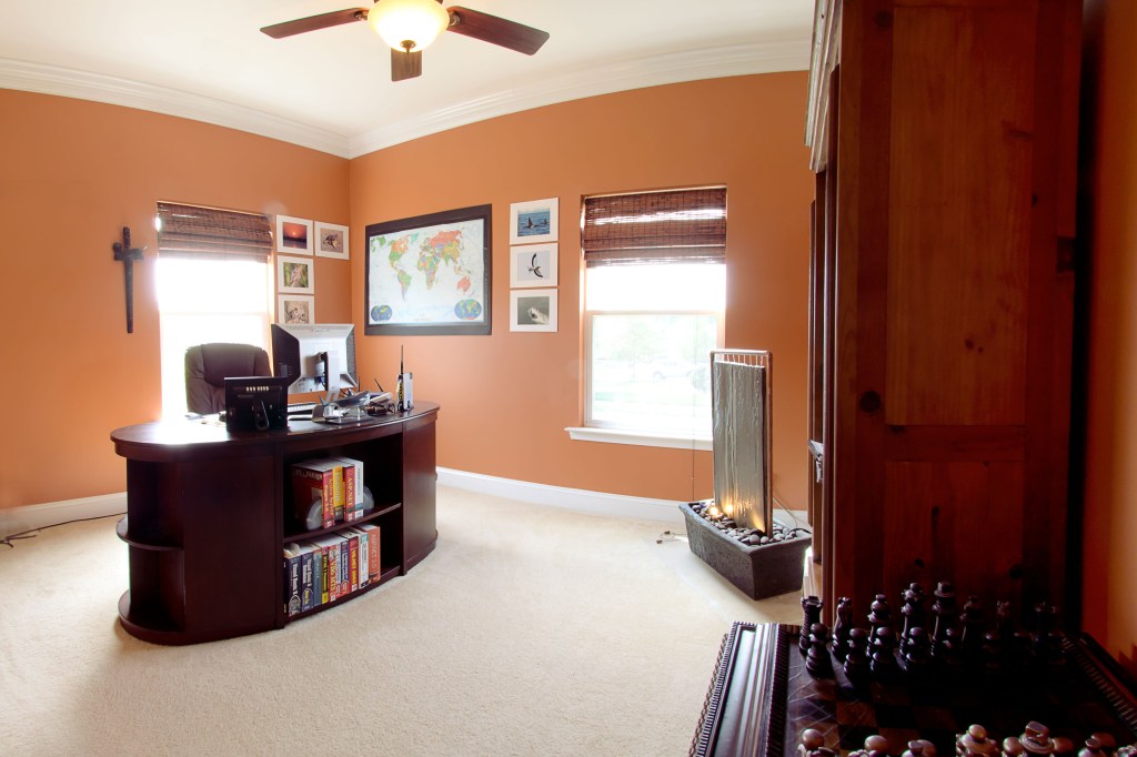 real estate photography :  study downstairs