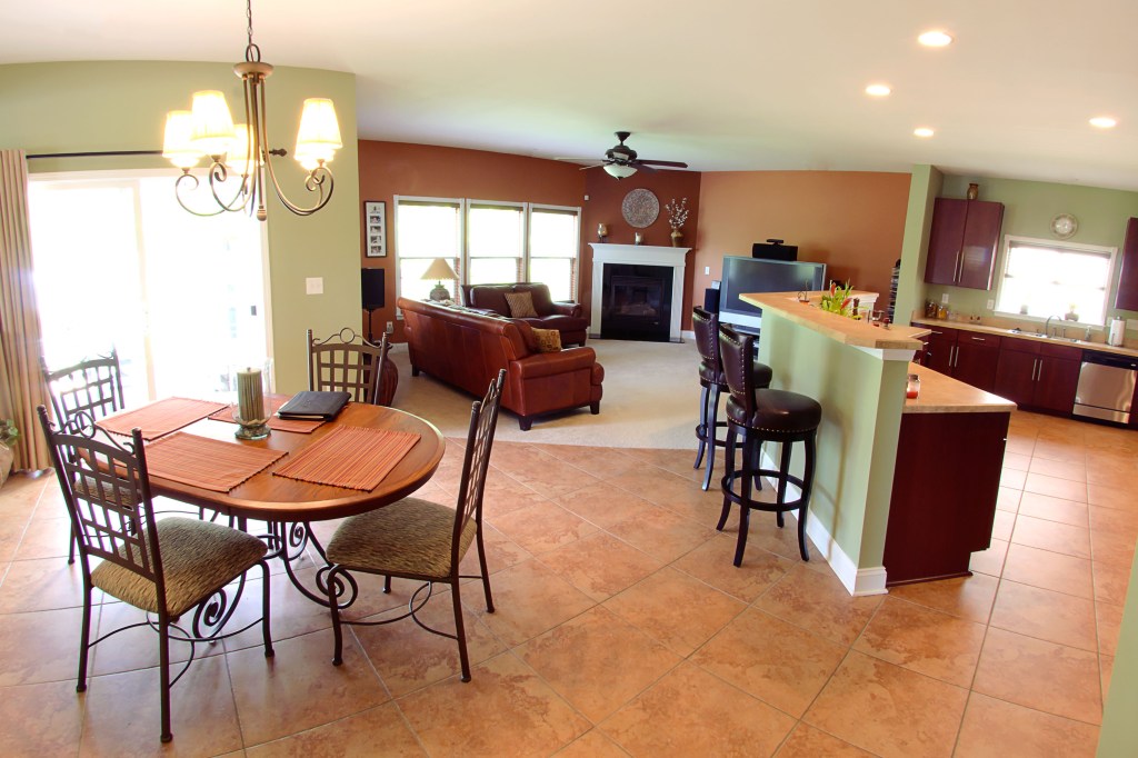real estate photography :  kitchen