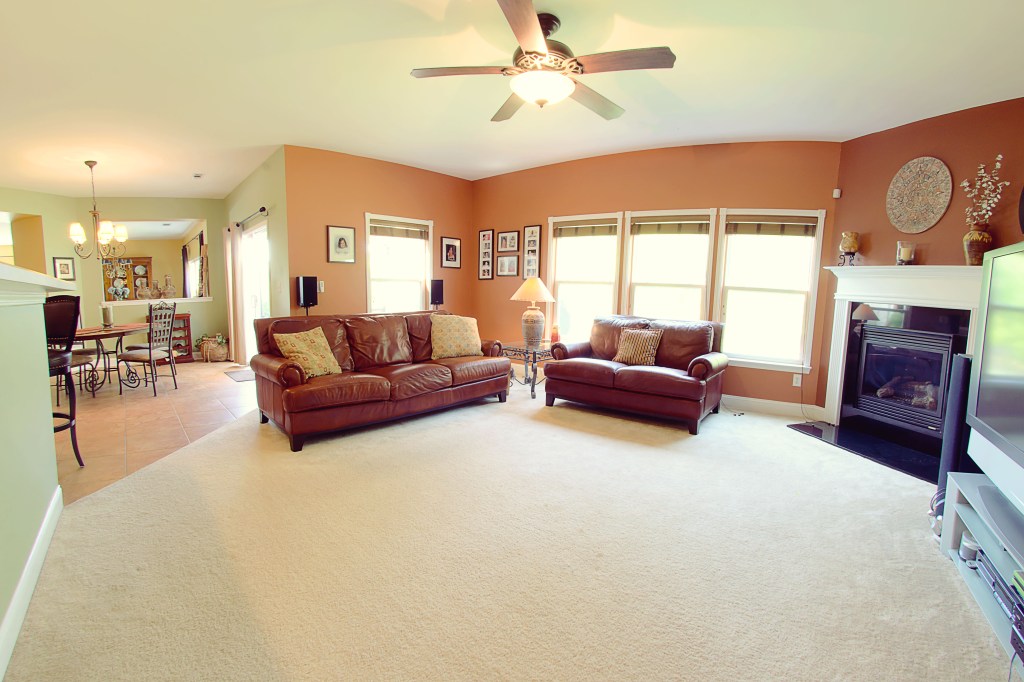 real estate photography :  den