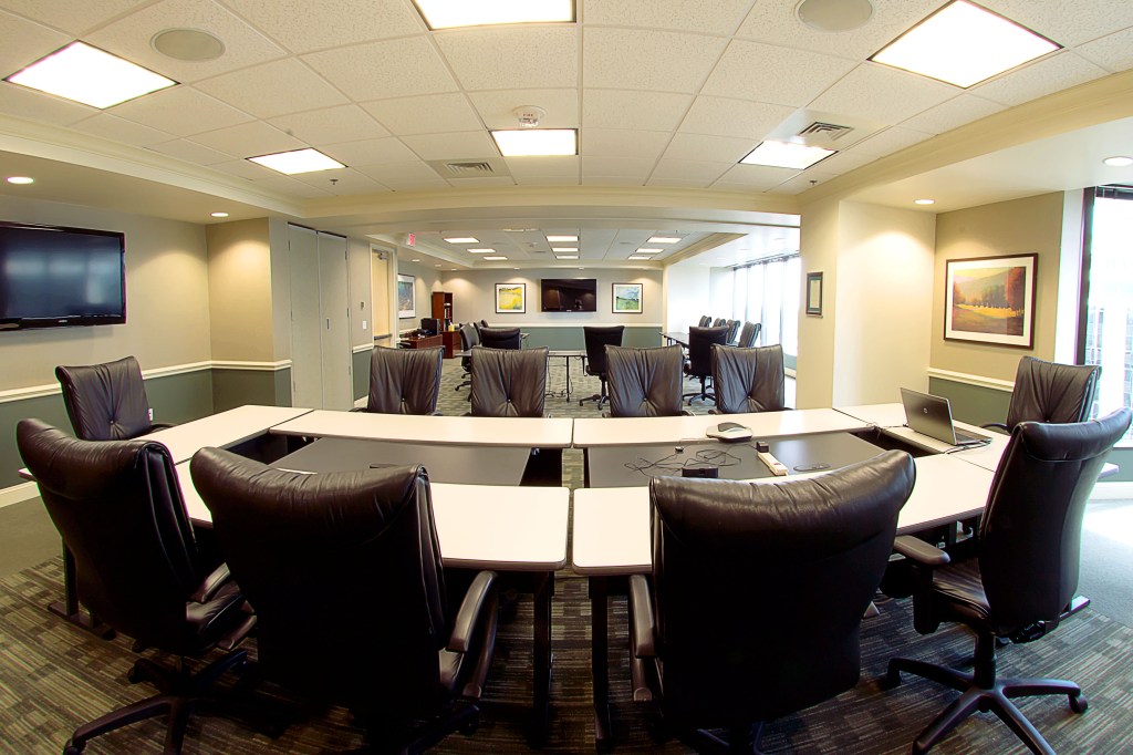 commercial real estate photography : conference room