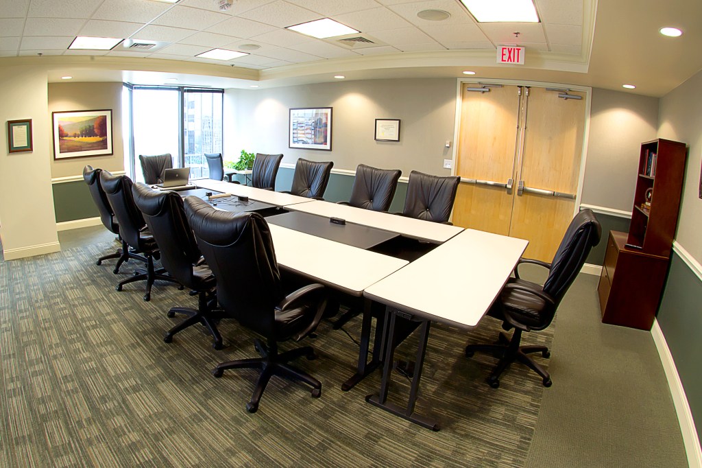 commercial real estate photography : conference room