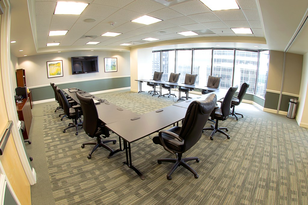 commercial real estate photography : conference room